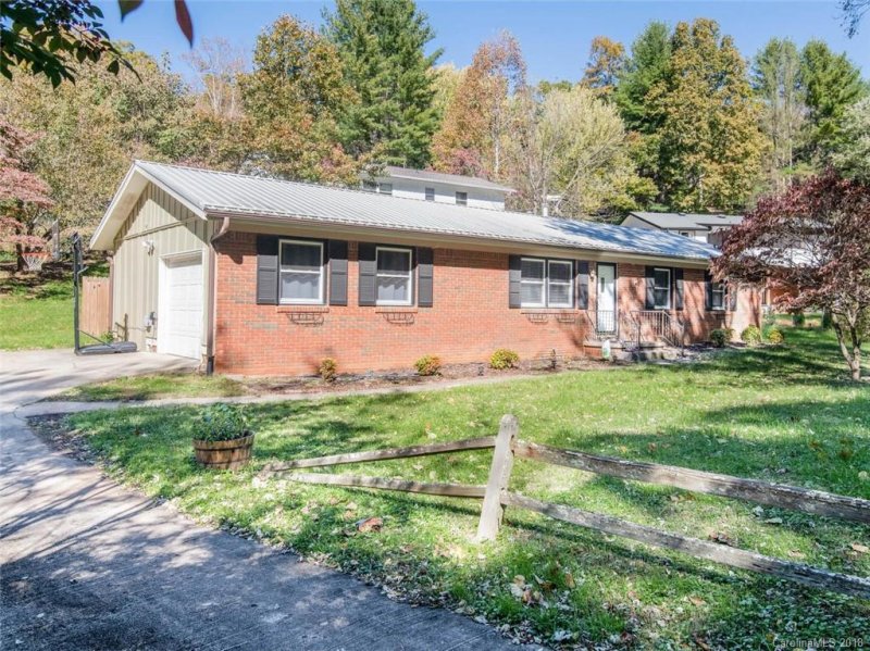 Property image 2 at 24 Brookcliff Drive, Asheville, NC 28804