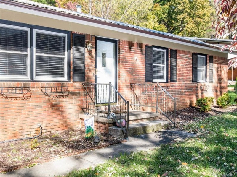 Property image 3 at 24 Brookcliff Drive, Asheville, NC 28804