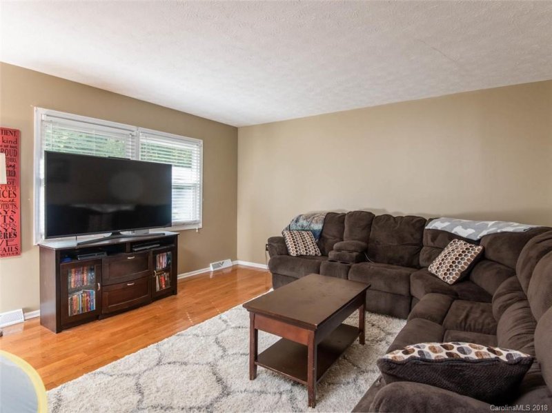 Property image 5 at 24 Brookcliff Drive, Asheville, NC 28804