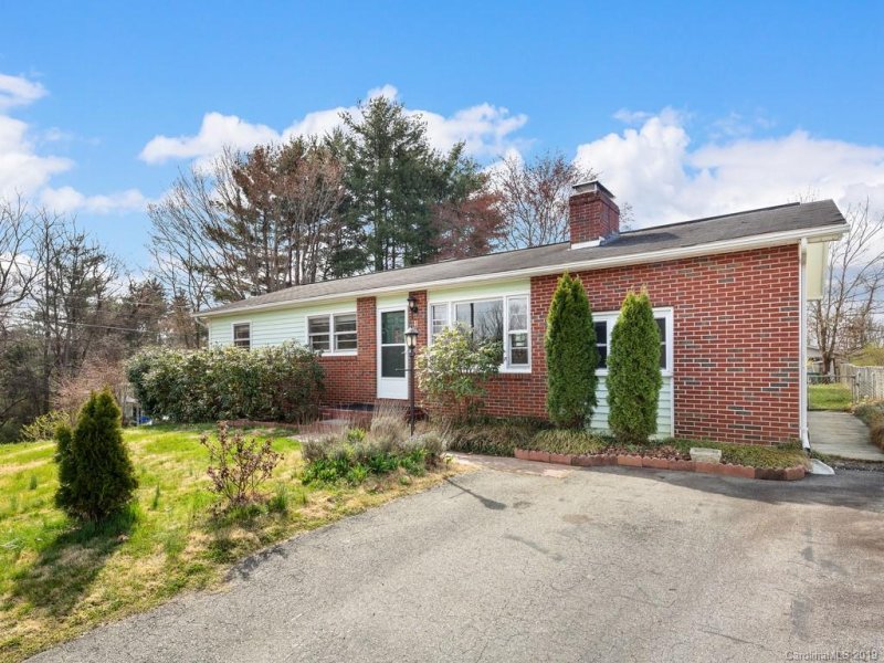 Property image 2 at 11 Holly Street, Asheville, NC 28806