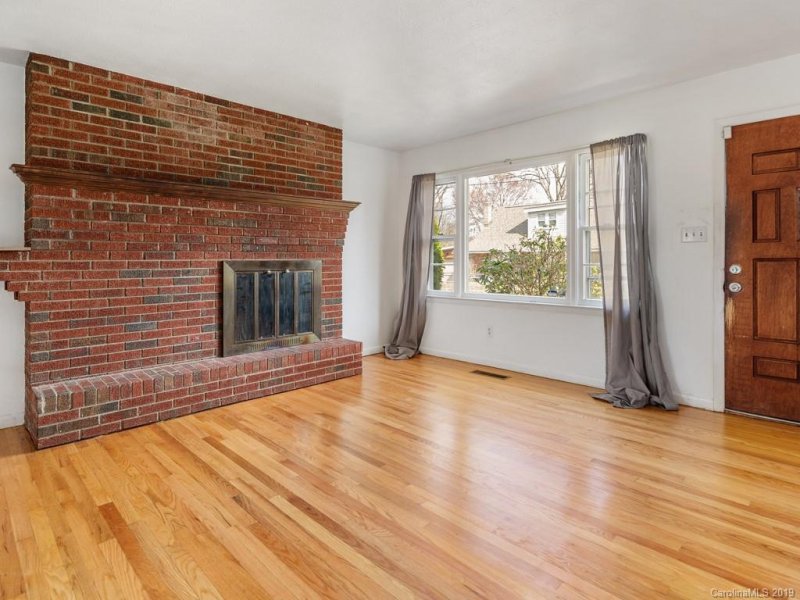 Property image 3 at 11 Holly Street, Asheville, NC 28806