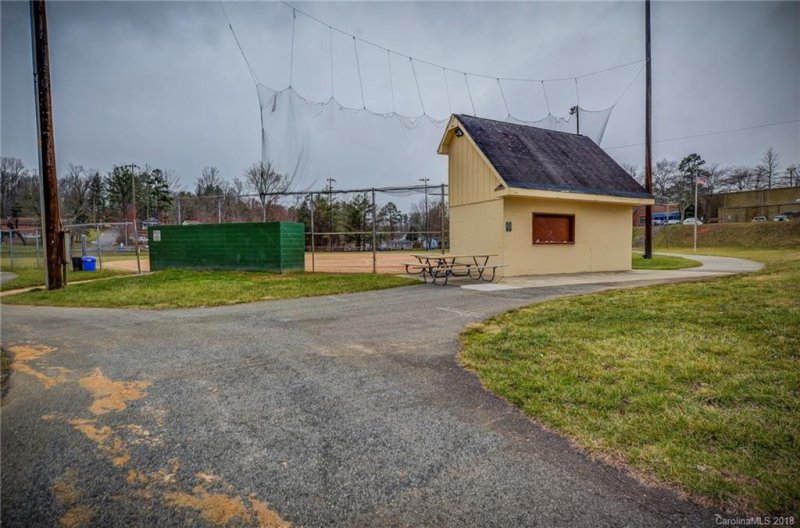 Property image 2 at 85 Hampton Street, Asheville, NC 28803