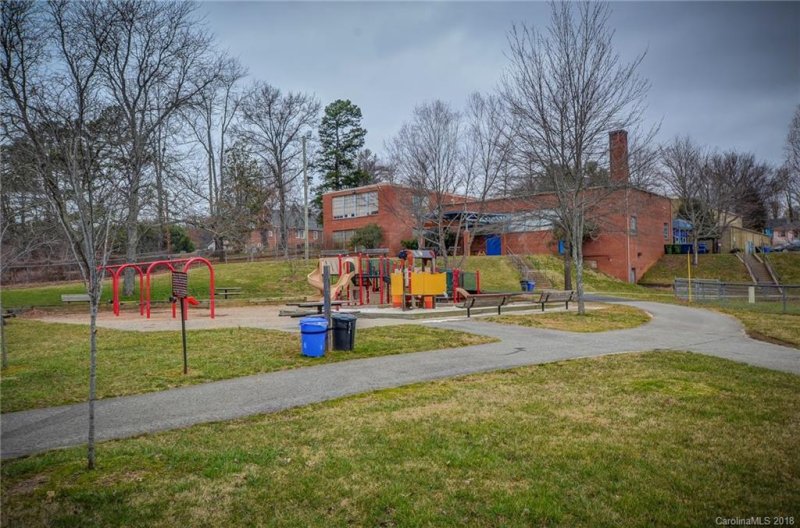 Property image 3 at 85 Hampton Street, Asheville, NC 28803