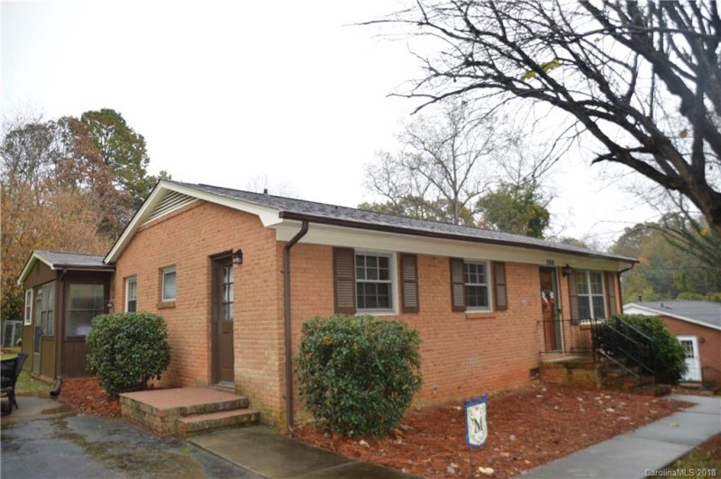 Property image 3 at 208 Point Circle, Belmont, NC 28012