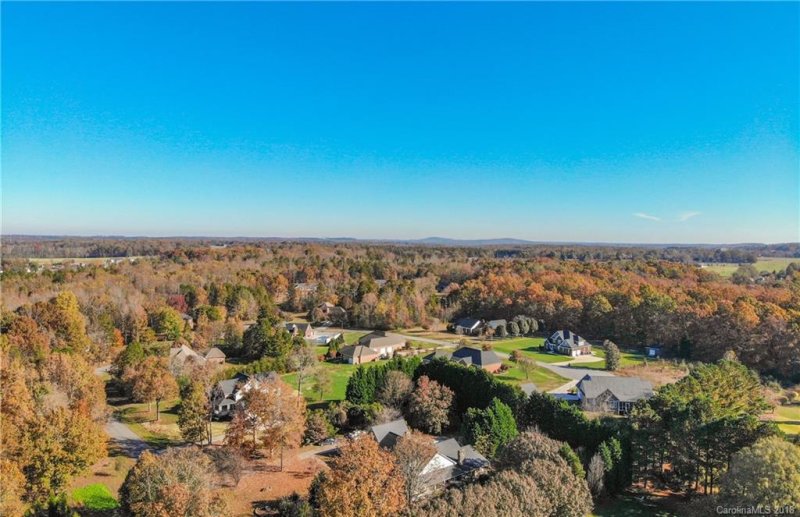 Property image 2 at 135 Persimmon Creek Road, Kings Mountain, NC 28086