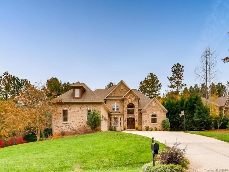 Property image 2 at 110 Waterbury Drive, Mooresville, NC 28117