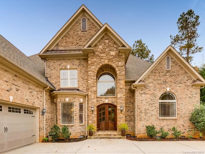 Property image 3 at 110 Waterbury Drive, Mooresville, NC 28117