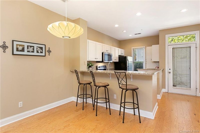 Property image 2 at 1017 Park West Drive, Charlotte, NC 28209