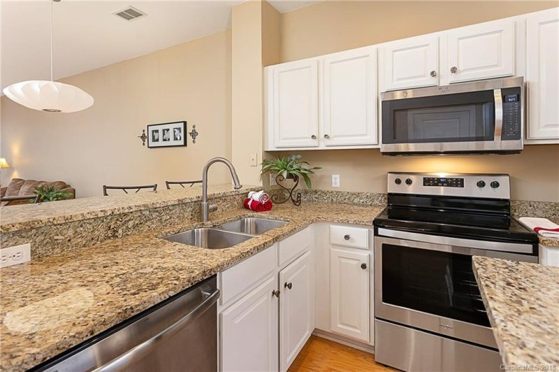 Property image 5 at 1017 Park West Drive, Charlotte, NC 28209