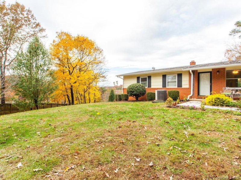 Property image 4 at 26 Elkmont Drive, Asheville, NC 28804