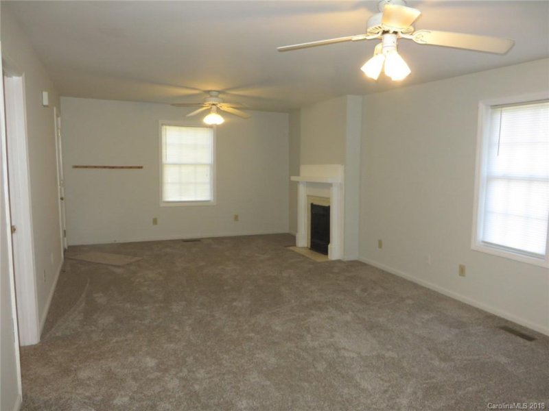Property image 3 at 409 E Park Avenue, Gastonia, NC 28054