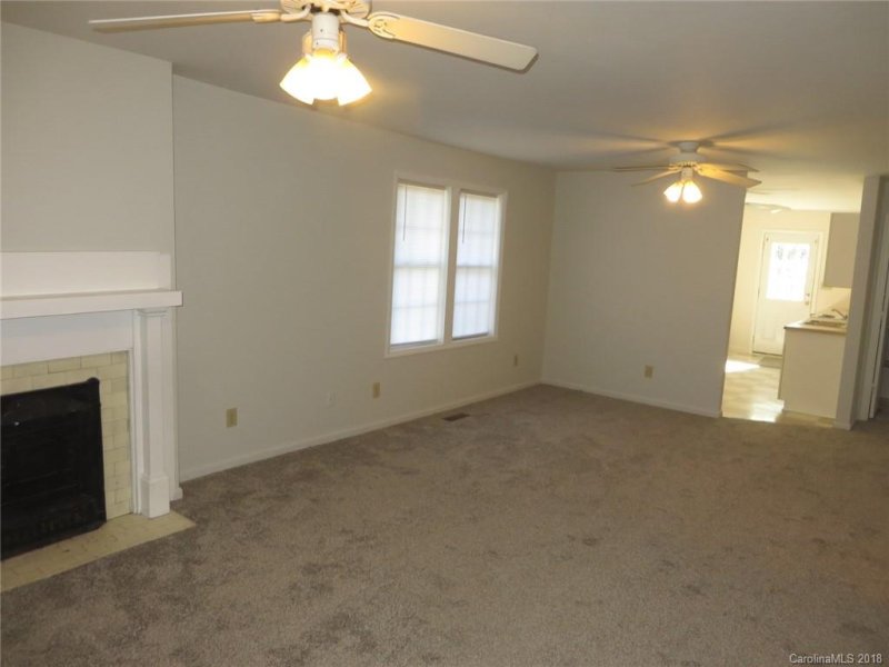 Property image 4 at 409 E Park Avenue, Gastonia, NC 28054