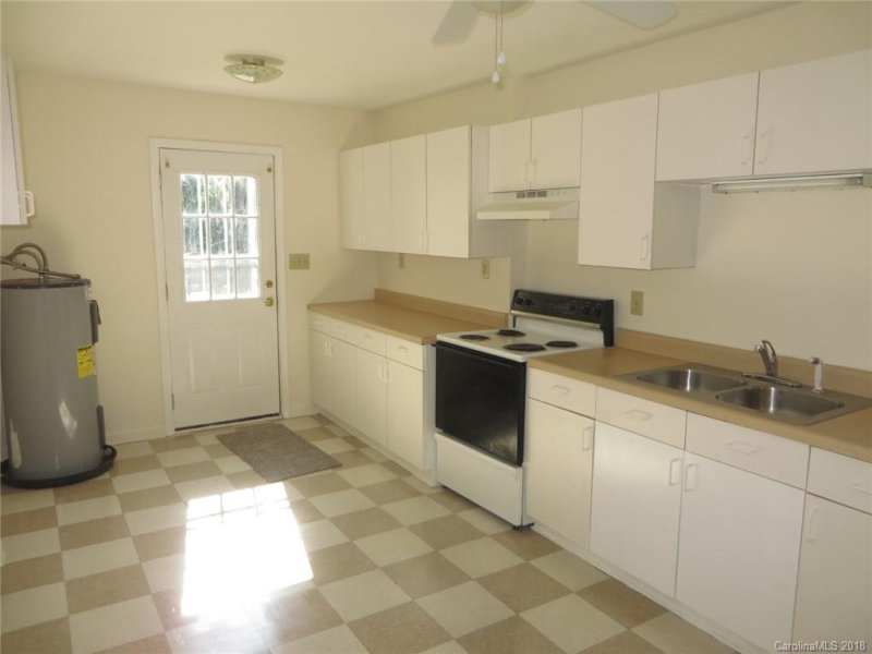 Property image 5 at 409 E Park Avenue, Gastonia, NC 28054