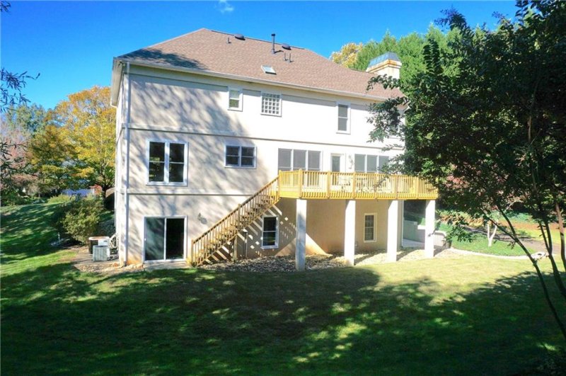 Property image 2 at 133 37th Avenue Place, Hickory, NC 28601