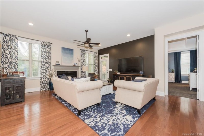 Property image 5 at 7415 Edenbridge Lane, Charlotte, NC 28226