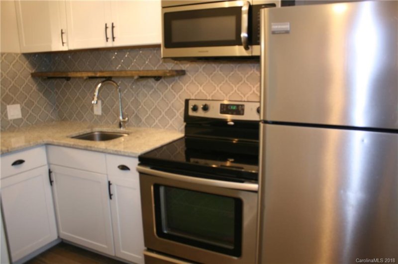 Property image 4 at 951 Hollywood Street, Charlotte, NC 28211