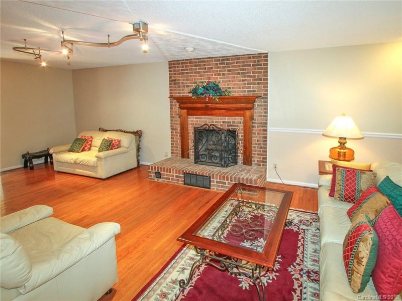 Property image 5 at 8228 Mabe Drive, Charlotte, NC 28216