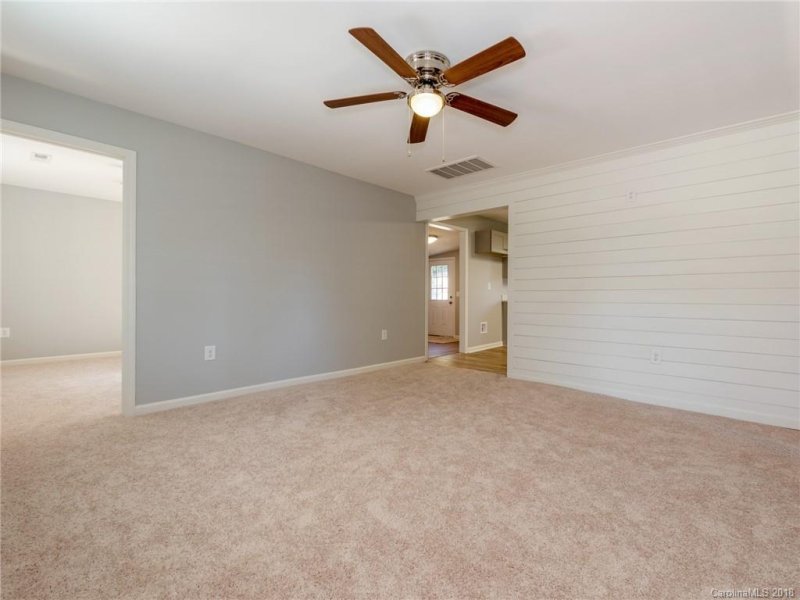 Property image 3 at 903 Morningside Road, Charlotte, NC 28214