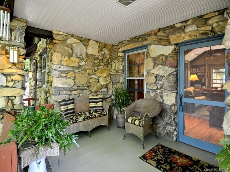 Property image 3 at 9 Pine Tree Road, Asheville, NC 28804