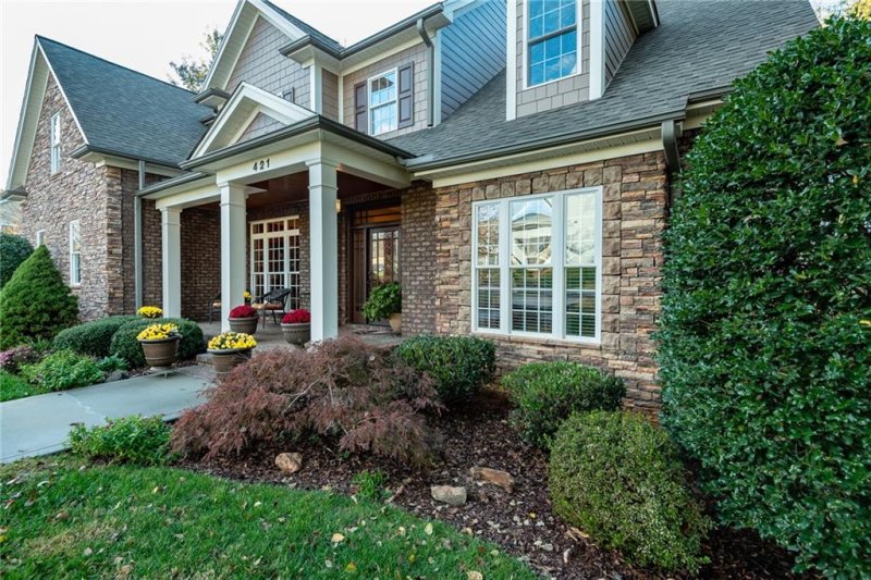 Property image 3 at 421 19th Avenue Circle, Hickory, NC 28601