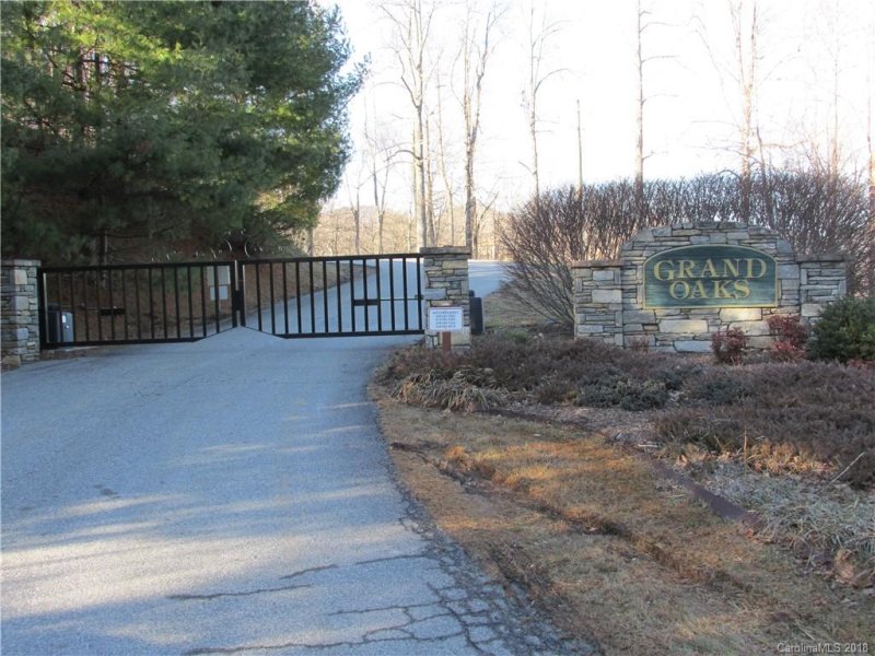 Property image 3 at 1189 Grand Oaks Drive, Hendersonville, NC 28792