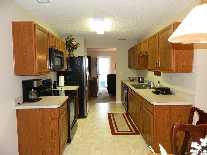 Property image 5 at 3240 Barons Court Road, Charlotte, NC 28213