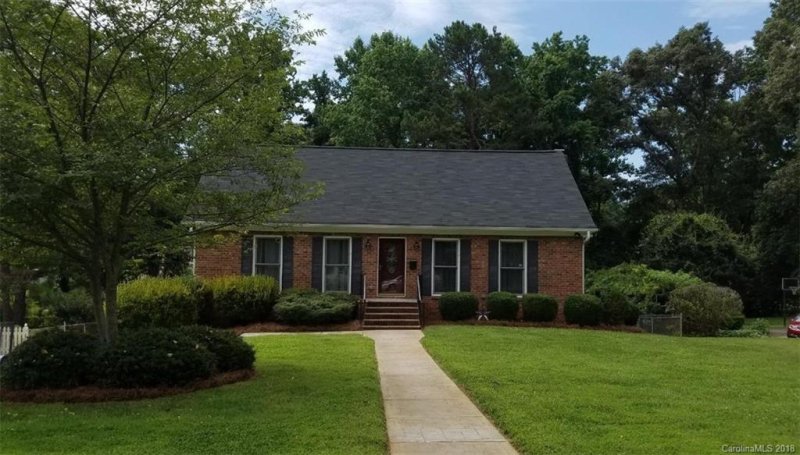 Property image 2 at 3025 Courtland Drive, Gastonia, NC 28056
