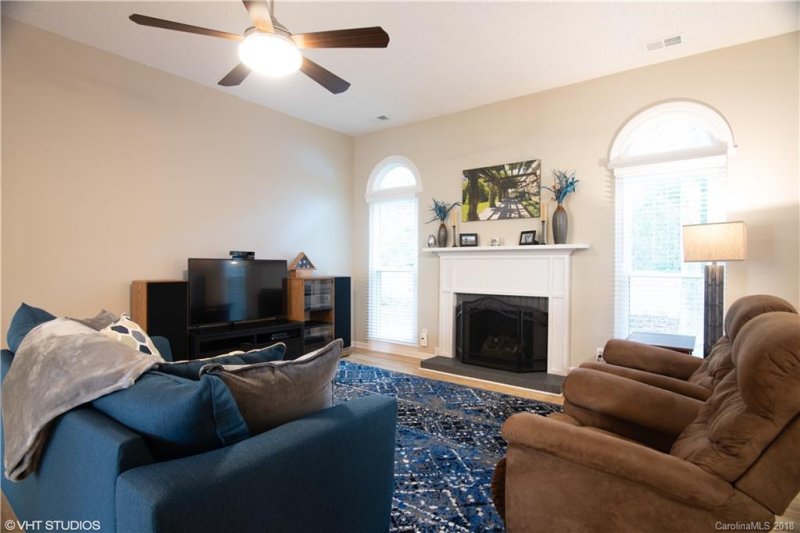 Property image 3 at 9410 Fetlock Court, Charlotte, NC 28216