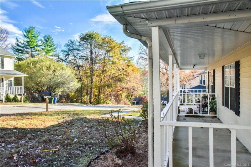 Property image 4 at 146 Rocking Porch Ridge, Asheville, NC 28805
