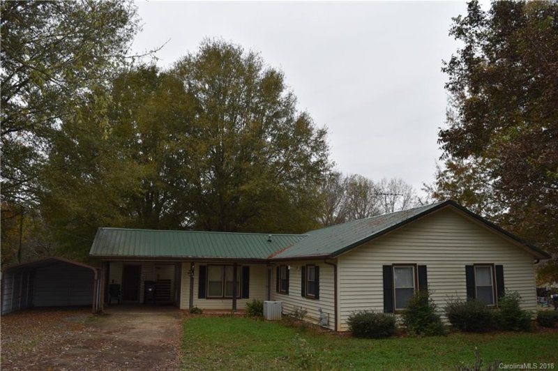 Property image 2 at 158 Danbury Lane, Statesville, NC 28625