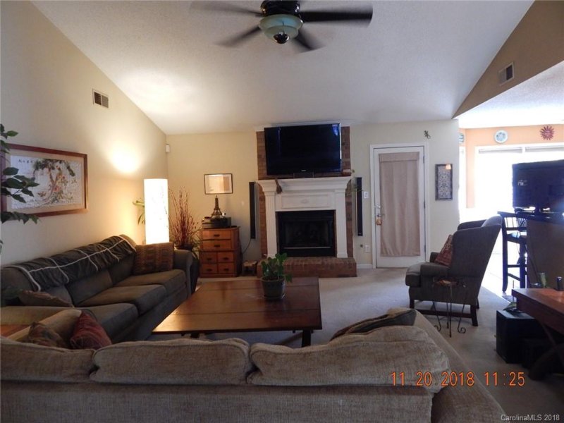 Property image 3 at 4209 Wynborough Lane, Charlotte, NC 28269