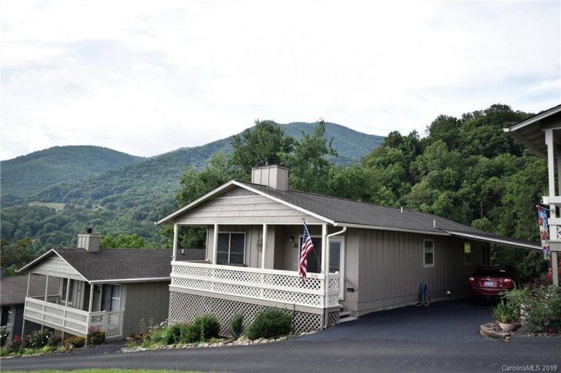 Property image 3 at 318 Stoney Ridge Loop, Maggie Valley, NC 28751