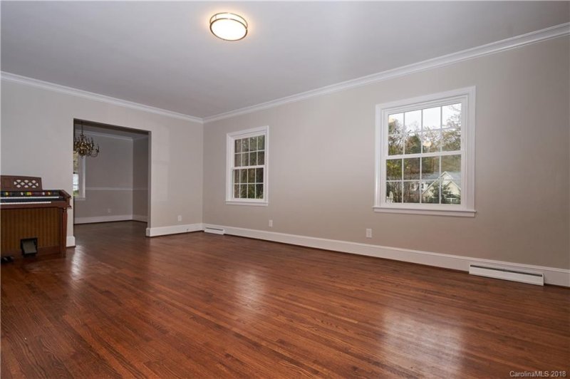 Property image 4 at 1300 Burtonwood Circle, Charlotte, NC 28212