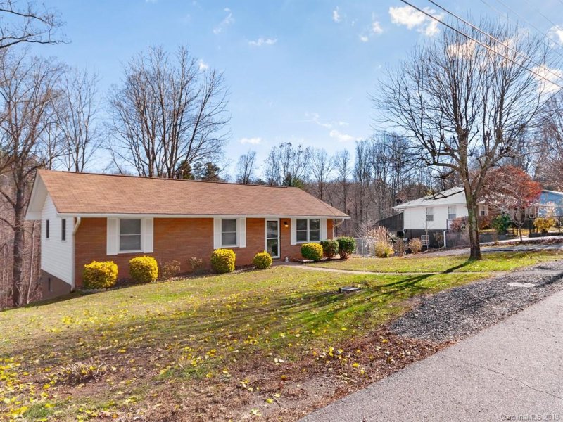 Property image 3 at 25 Grandview Circle, Asheville, NC 28806