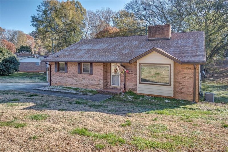 Property image 2 at 2433 Wendy Lane, Gastonia, NC 28052