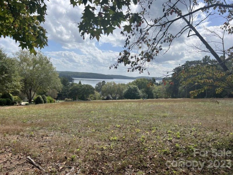 Property image 2 of 164 Stonebridge Drive in Uwharrie Point, New London, NC 28127