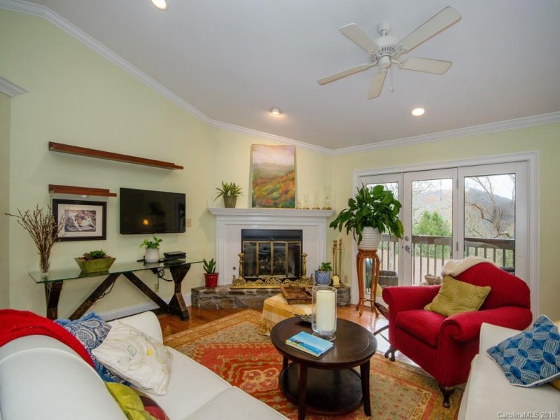 Property image 4 at 2003 Timber Trail, Asheville, NC 28804