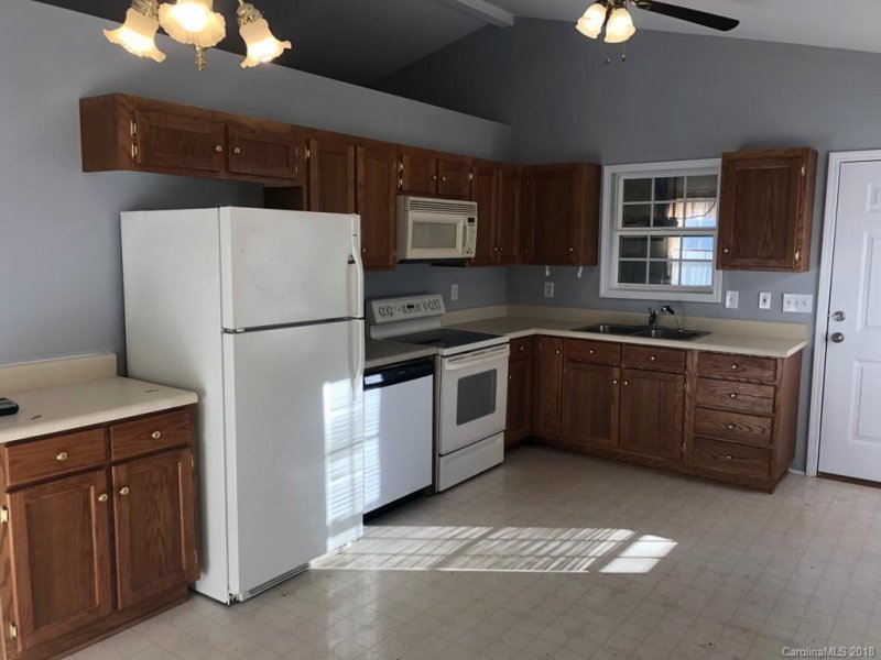 Property image 2 at 1020 Ashford Street, Charlotte, NC 28214