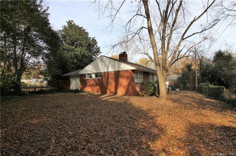 Property image 2 at 976 Blackberry Circle, Charlotte, NC 28209