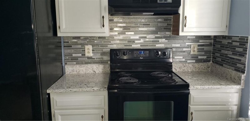 Property image 2 at 8207 Circle Tree Lane, Charlotte, NC 28277