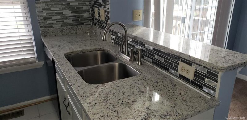 Property image 4 at 8207 Circle Tree Lane, Charlotte, NC 28277