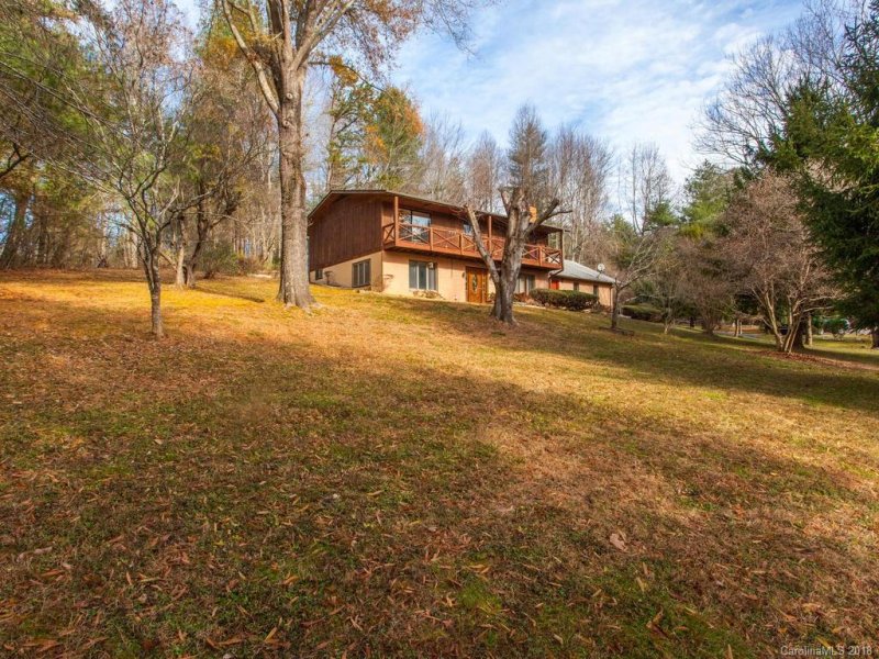 Property image 4 at 117 Viewcrest Drive, Hendersonville, NC 28739