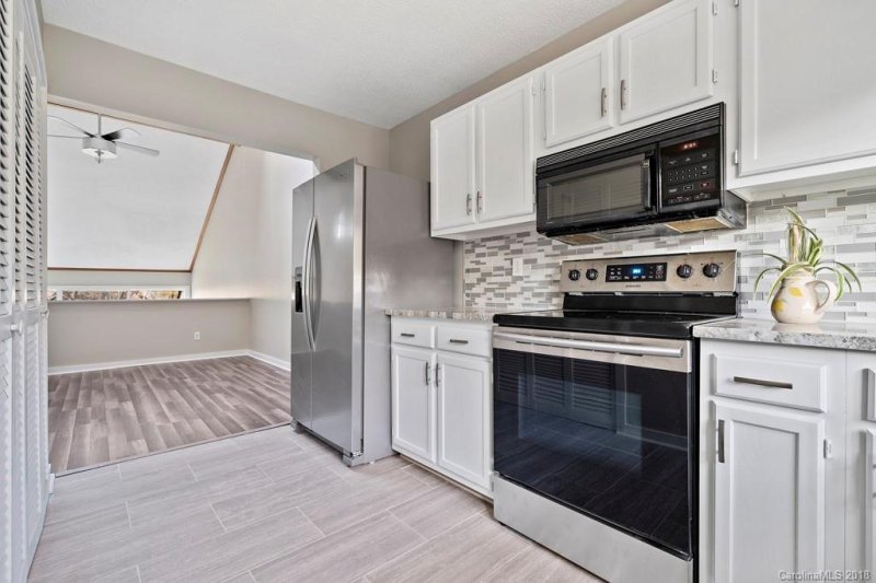 Property image 3 at 4136 Charlotte Highway, Lake Wylie, SC 29710