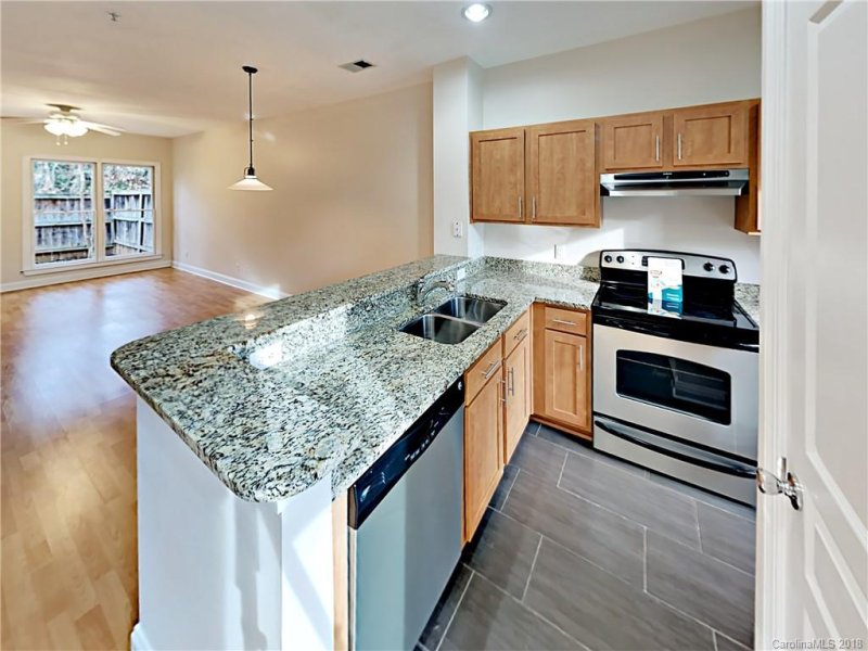 Property image 4 at 1043 Park West Drive, Charlotte, NC 28209