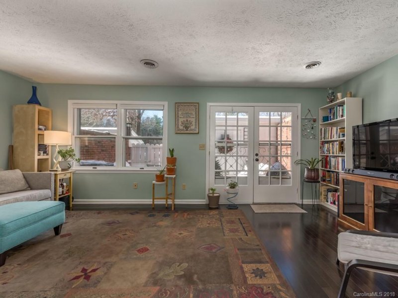 Property image 2 at 1409 Kensington Road, Hendersonville, NC 28791