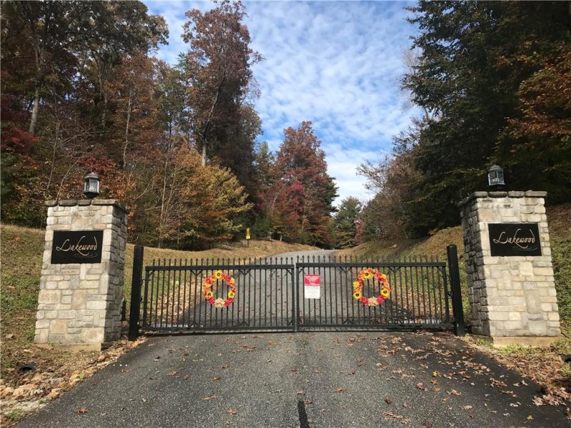 V L 92 West Lake Road