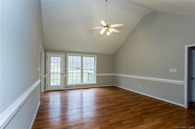 Property image 3 at 708 Cove Road, Gastonia, NC 28052