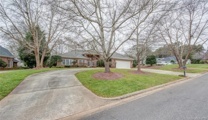 Property image 2 at 3133 Turf Court, Gastonia, NC 28056