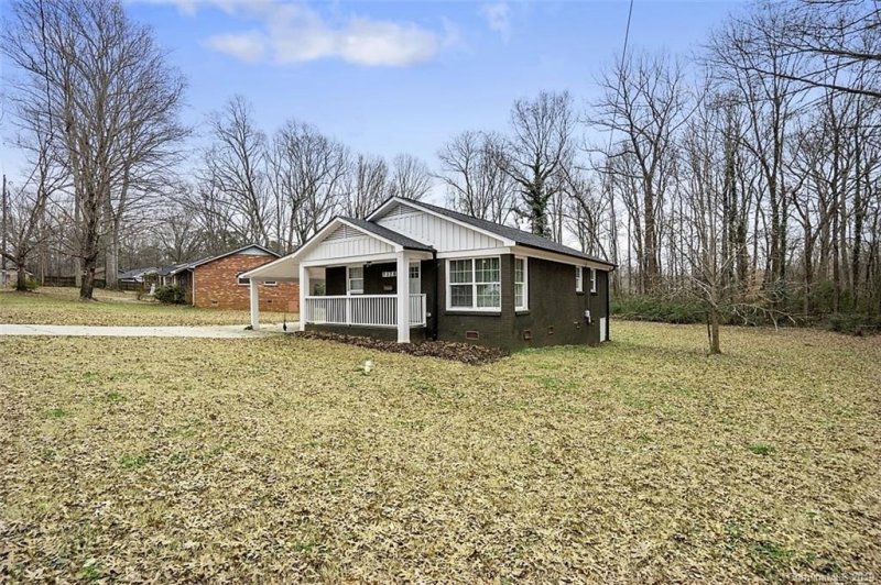 Property image 2 at 2338 Purser Drive, Charlotte, NC 28215