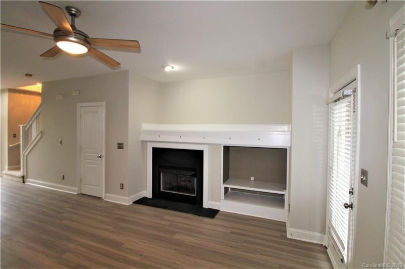 Property image 3 at 1057 Park West Drive, Charlotte, NC 28209